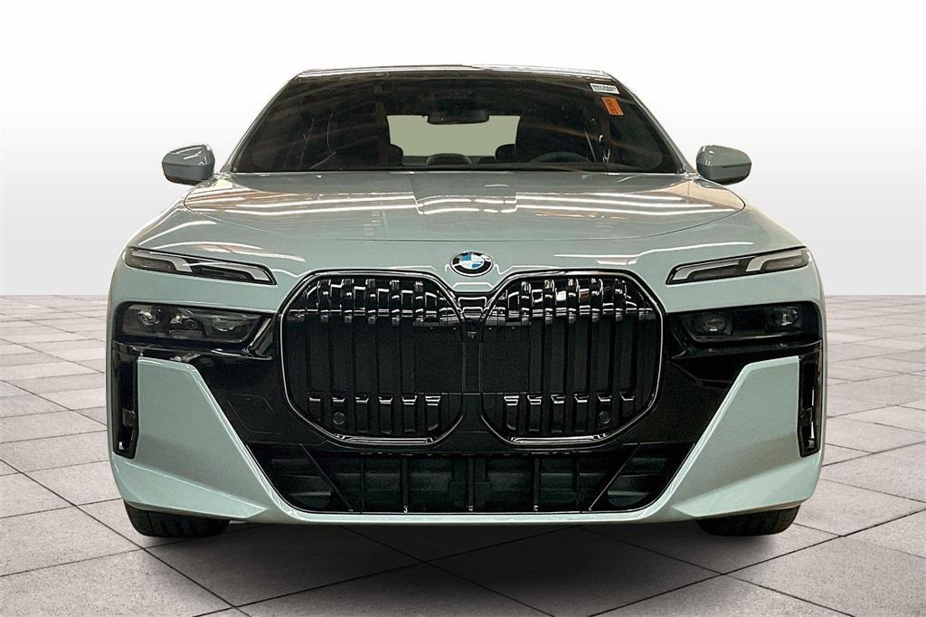 new 2025 BMW 760 car, priced at $129,625
