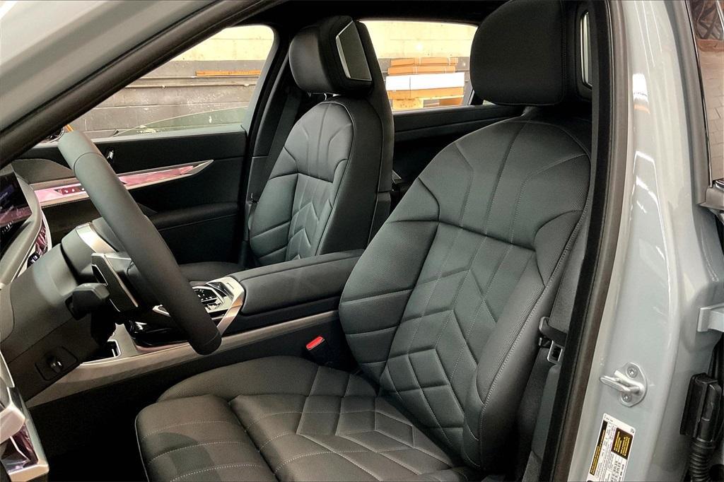 new 2025 BMW 760 car, priced at $129,625
