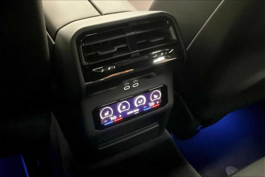 new 2025 BMW M5 car, priced at $130,225