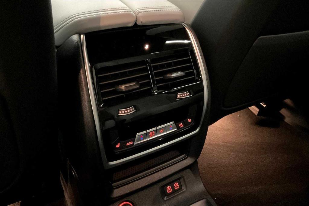 new 2026 BMW X7 car, priced at $97,525