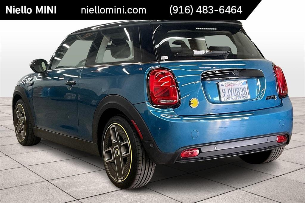 used 2024 MINI SE Hardtop car, priced at $25,547