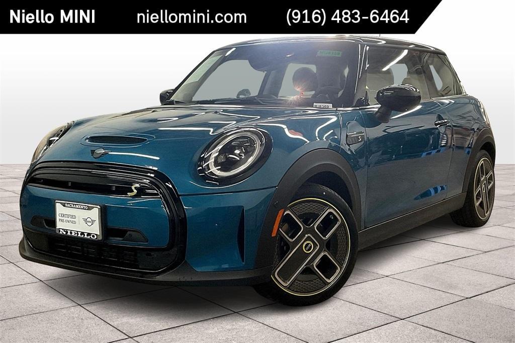 used 2024 MINI SE Hardtop car, priced at $25,547