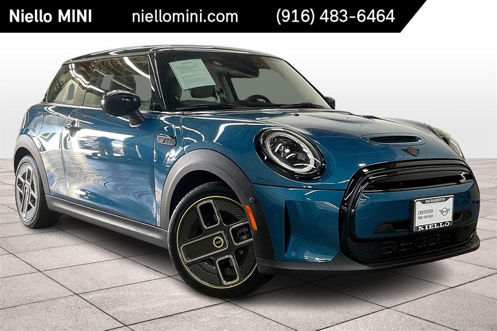 used 2024 MINI SE Hardtop car, priced at $25,547