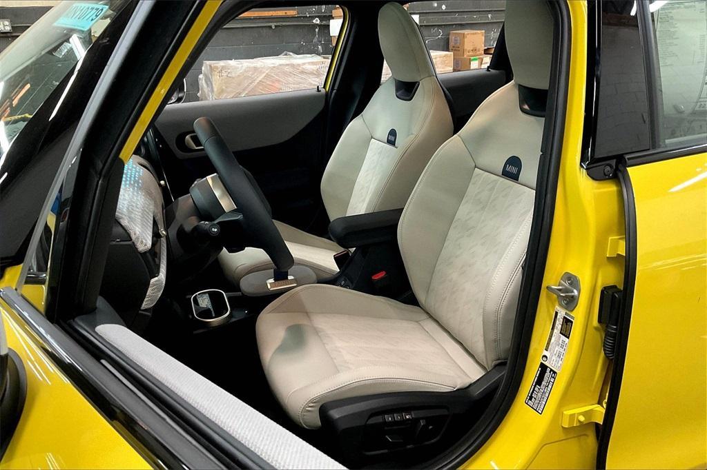 new 2025 MINI Hardtop car, priced at $38,410