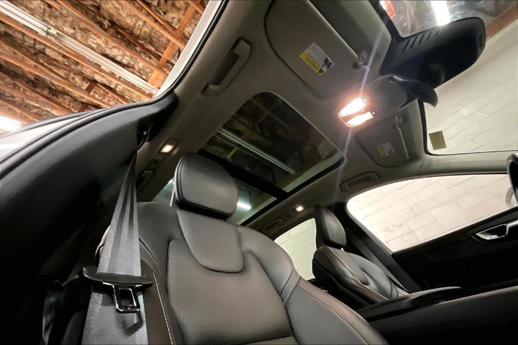 used 2022 Volvo XC60 car, priced at $32,992