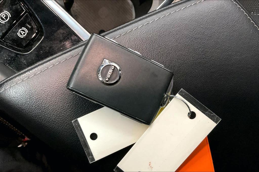 used 2022 Volvo XC60 car, priced at $32,992