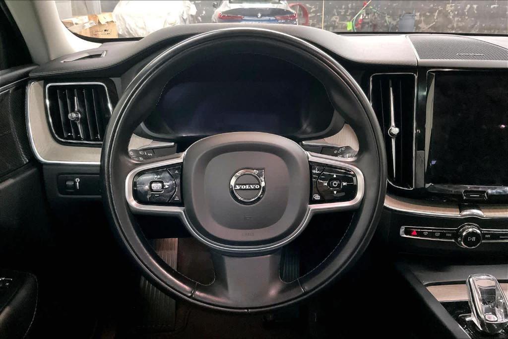 used 2022 Volvo XC60 car, priced at $32,992