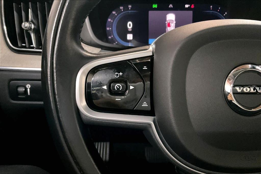 used 2022 Volvo XC60 car, priced at $32,992