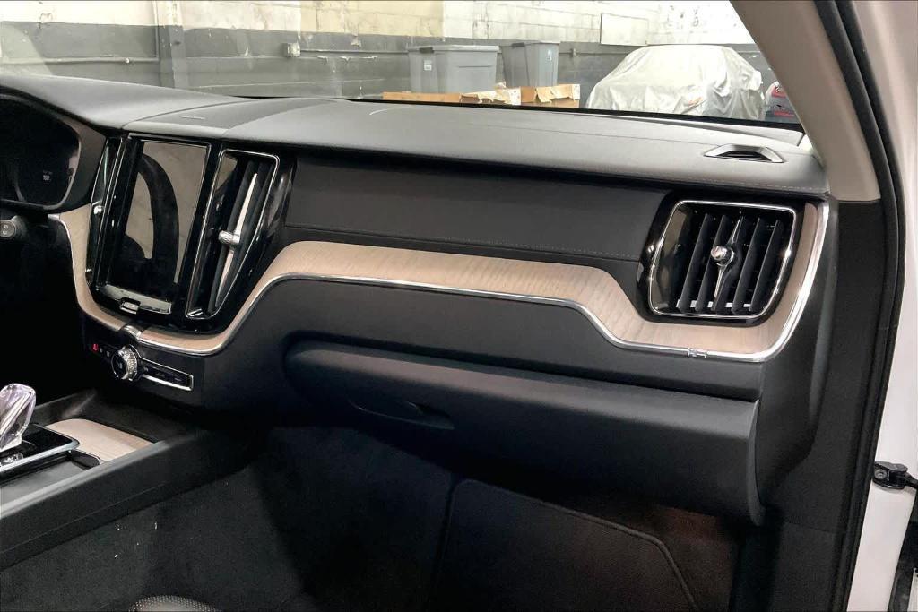 used 2022 Volvo XC60 car, priced at $32,992