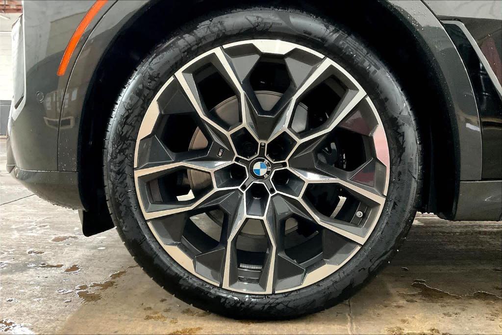 new 2026 BMW X7 car, priced at $122,040