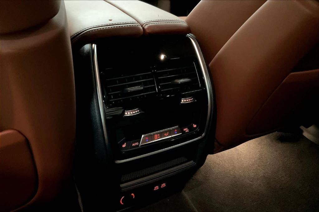 new 2026 BMW X7 car, priced at $122,040