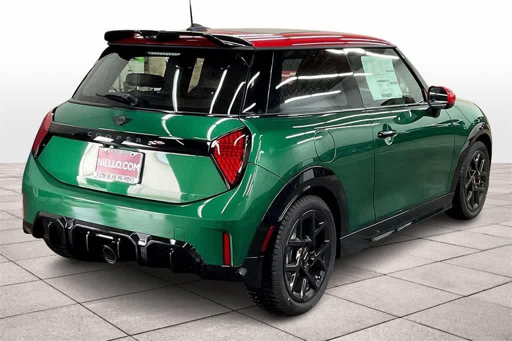 new 2025 MINI Hardtop car