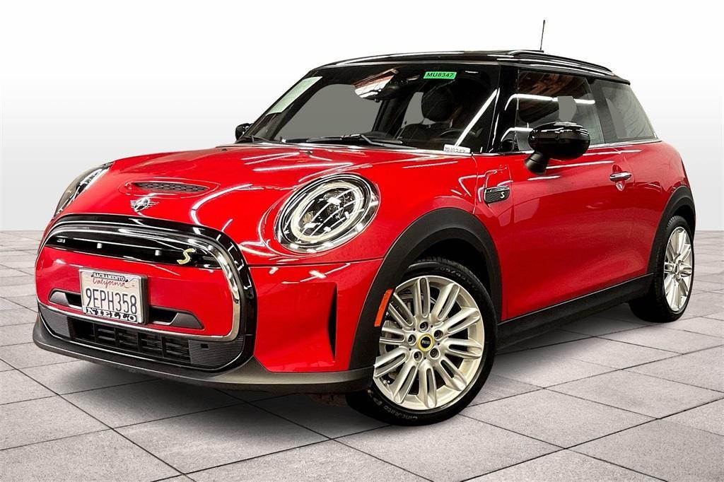 used 2023 MINI SE Hardtop car, priced at $23,993