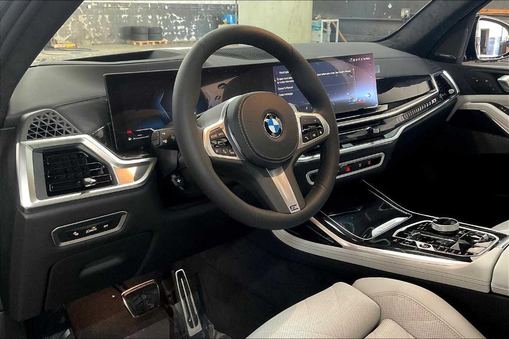 new 2026 BMW X7 car, priced at $100,090