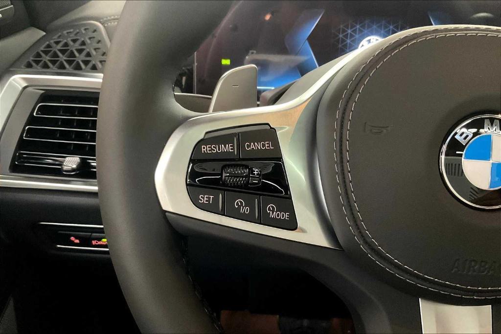 new 2026 BMW X7 car, priced at $100,090