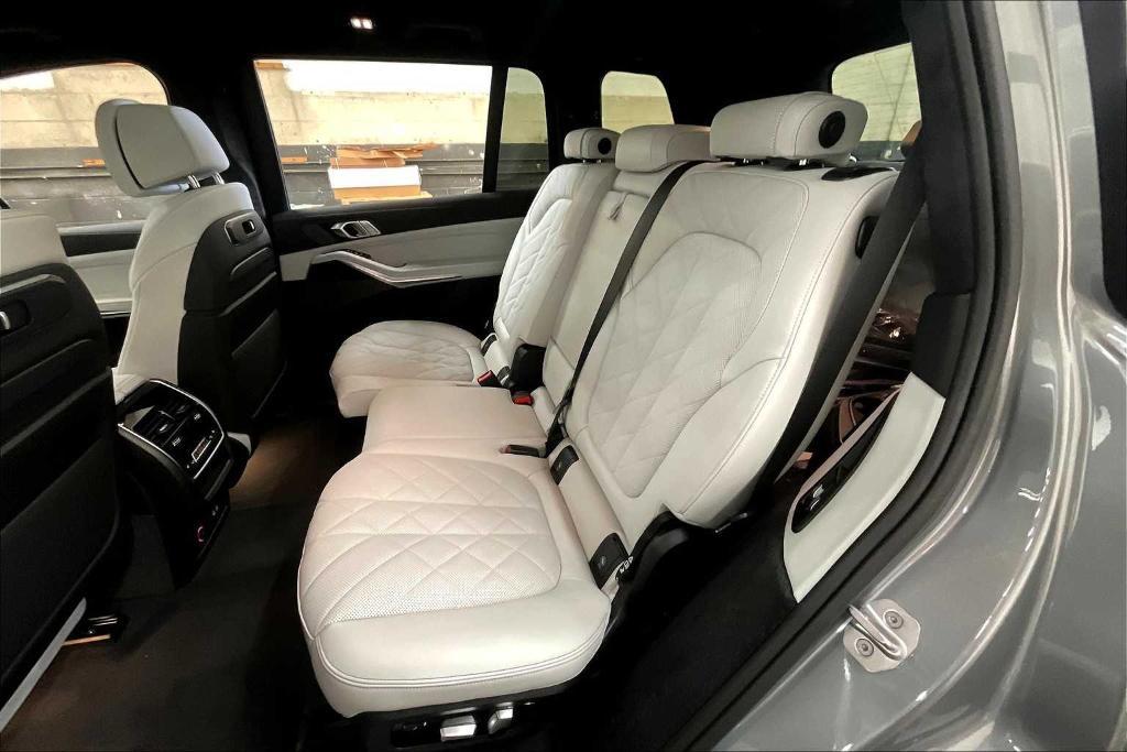 new 2026 BMW X7 car, priced at $100,090