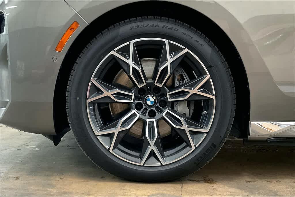 new 2025 BMW i7 car, priced at $132,300