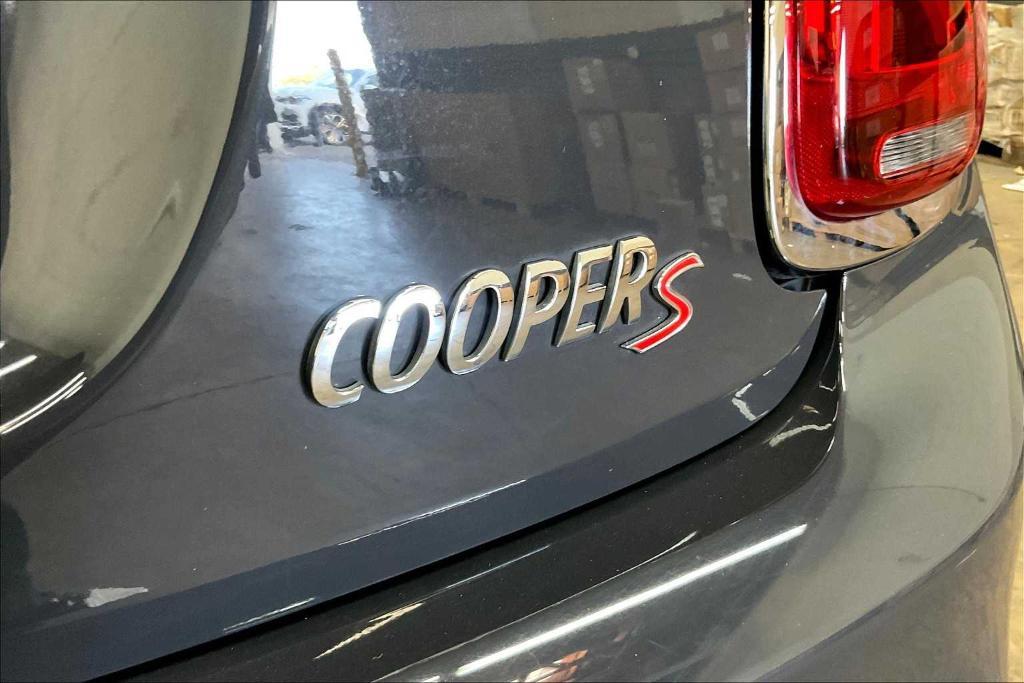 used 2021 MINI Hardtop car, priced at $20,992