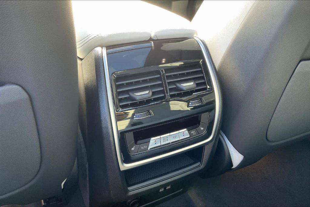 new 2026 BMW X7 car, priced at $95,765