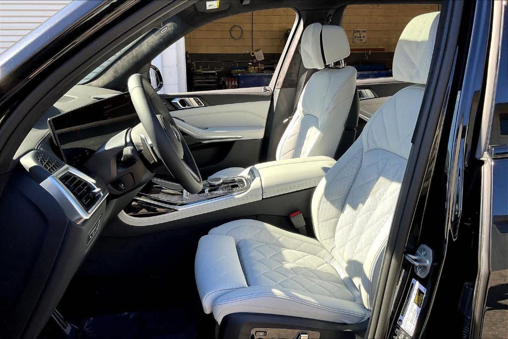 new 2026 BMW X7 car, priced at $95,765