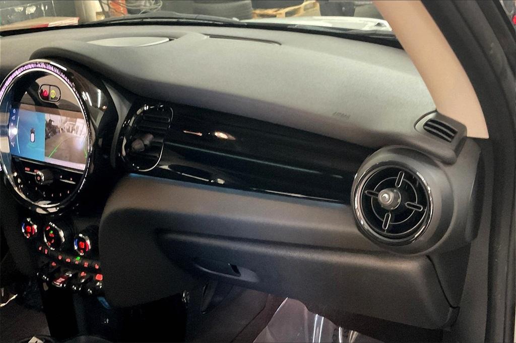 used 2022 MINI Hardtop car, priced at $25,395