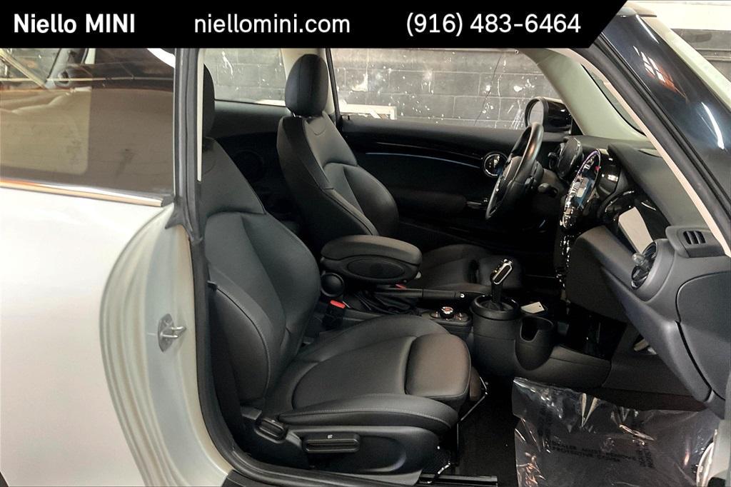 used 2022 MINI Hardtop car, priced at $25,995