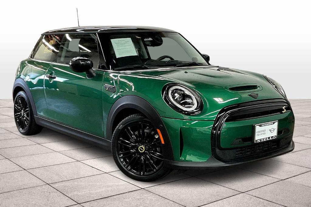 used 2024 MINI SE Hardtop car, priced at $26,996