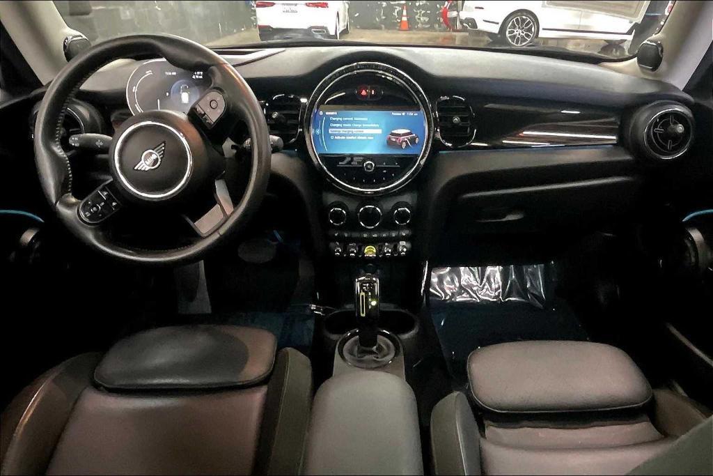 used 2024 MINI SE Hardtop car, priced at $26,996