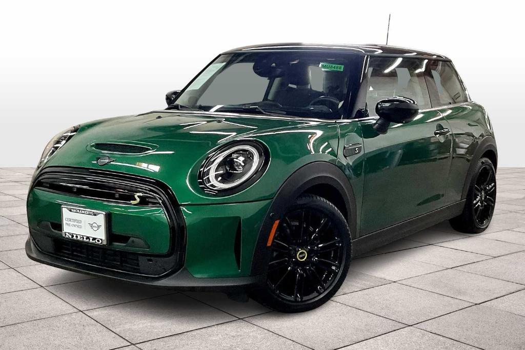 used 2024 MINI SE Hardtop car, priced at $26,996