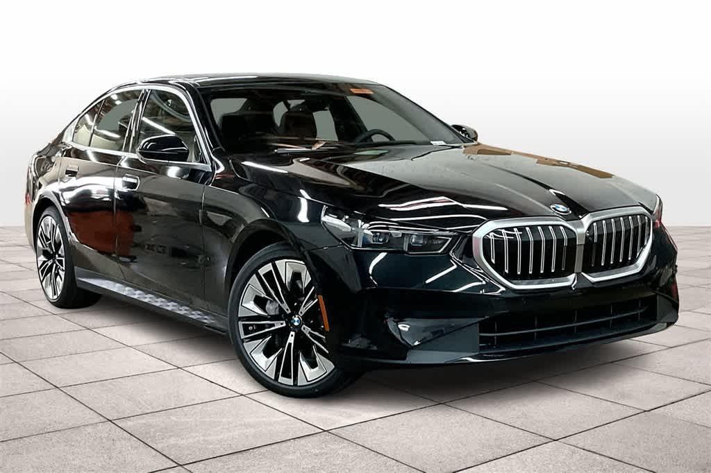 new 2025 BMW 540 car, priced at $70,775