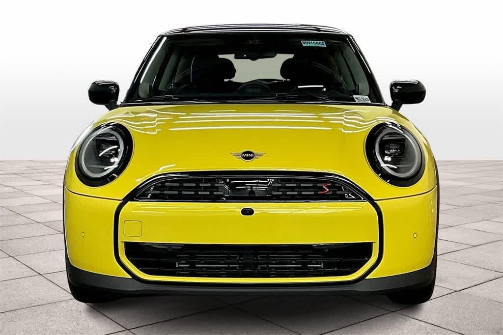 new 2025 MINI Hardtop car, priced at $37,575