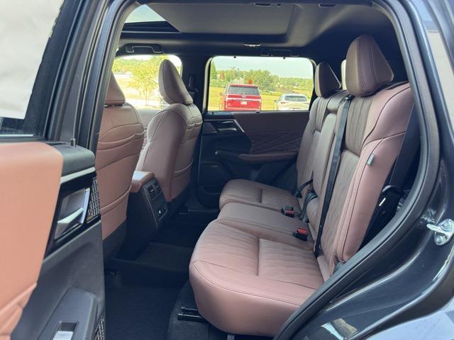 new 2025 Mitsubishi Outlander car, priced at $44,350
