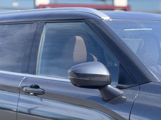 new 2025 Mitsubishi Outlander car, priced at $44,350