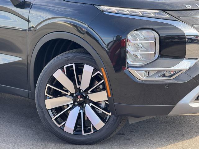 new 2025 Mitsubishi Outlander car, priced at $40,180