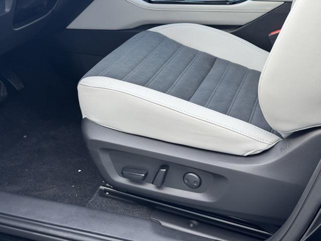 new 2025 Mitsubishi Outlander car, priced at $40,180