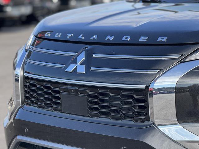 new 2025 Mitsubishi Outlander car, priced at $40,180