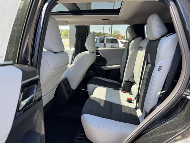 new 2025 Mitsubishi Outlander car, priced at $33,991