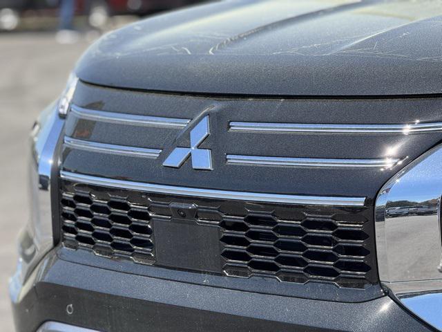 new 2025 Mitsubishi Outlander car, priced at $33,991