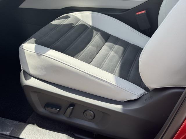 new 2025 Mitsubishi Outlander car, priced at $33,991