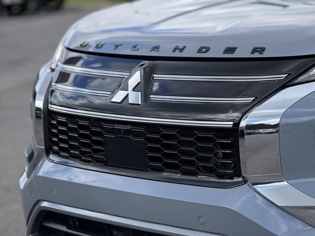 new 2025 Mitsubishi Outlander car, priced at $46,790
