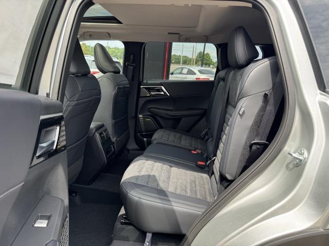 new 2025 Mitsubishi Outlander car, priced at $35,991