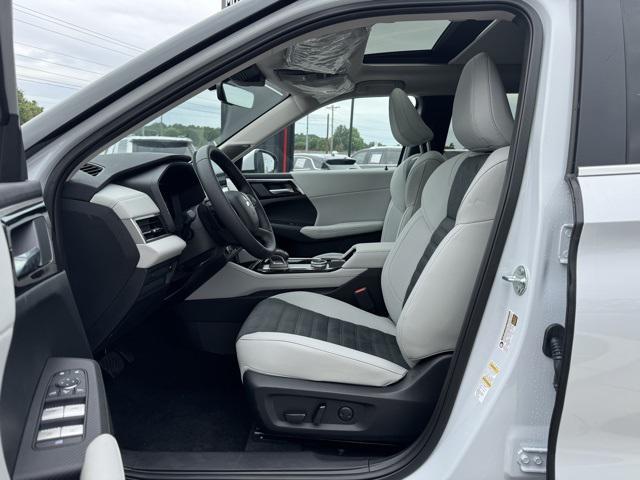 new 2025 Mitsubishi Outlander car, priced at $39,940