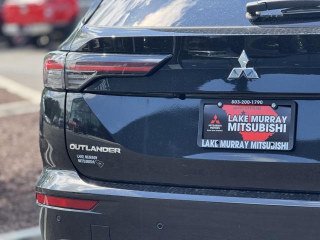 new 2025 Mitsubishi Outlander car, priced at $33,991