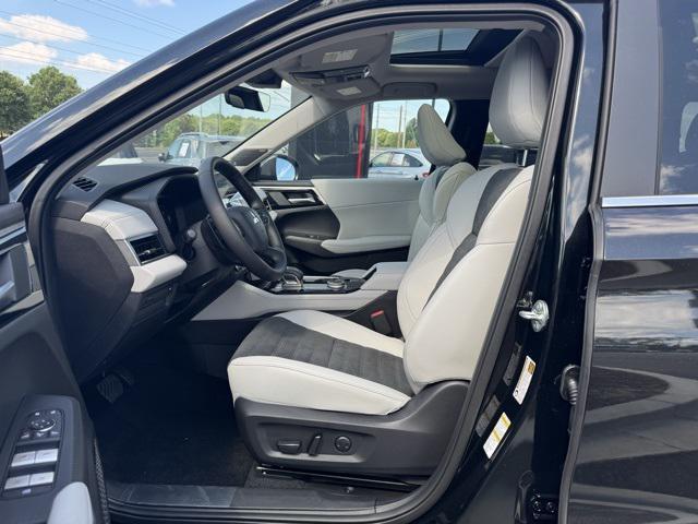 new 2025 Mitsubishi Outlander car, priced at $33,991