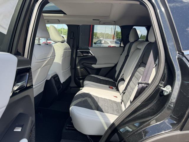 new 2025 Mitsubishi Outlander car, priced at $33,991