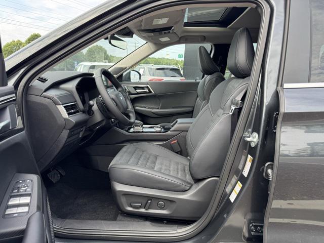 new 2025 Mitsubishi Outlander car, priced at $33,491