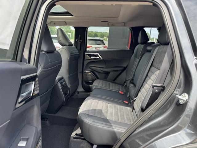 new 2025 Mitsubishi Outlander car, priced at $33,491