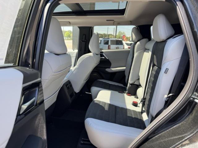 new 2025 Mitsubishi Outlander car, priced at $33,991