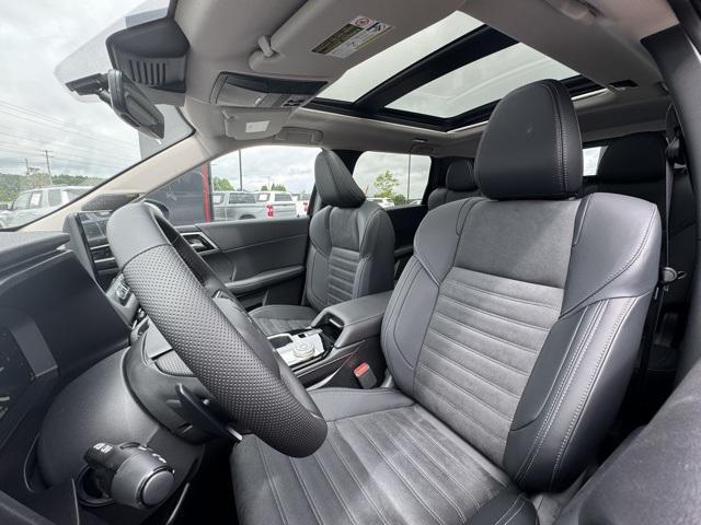 new 2025 Mitsubishi Outlander car, priced at $39,345