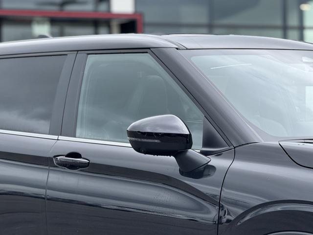 new 2025 Mitsubishi Outlander car, priced at $39,345